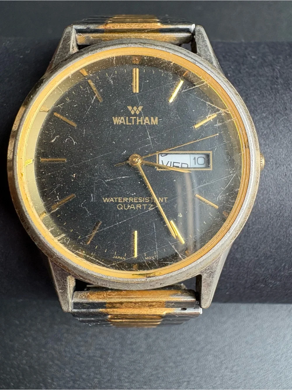 Waltham Two-Tone Men's Watch - Black Dial, Gold Accents